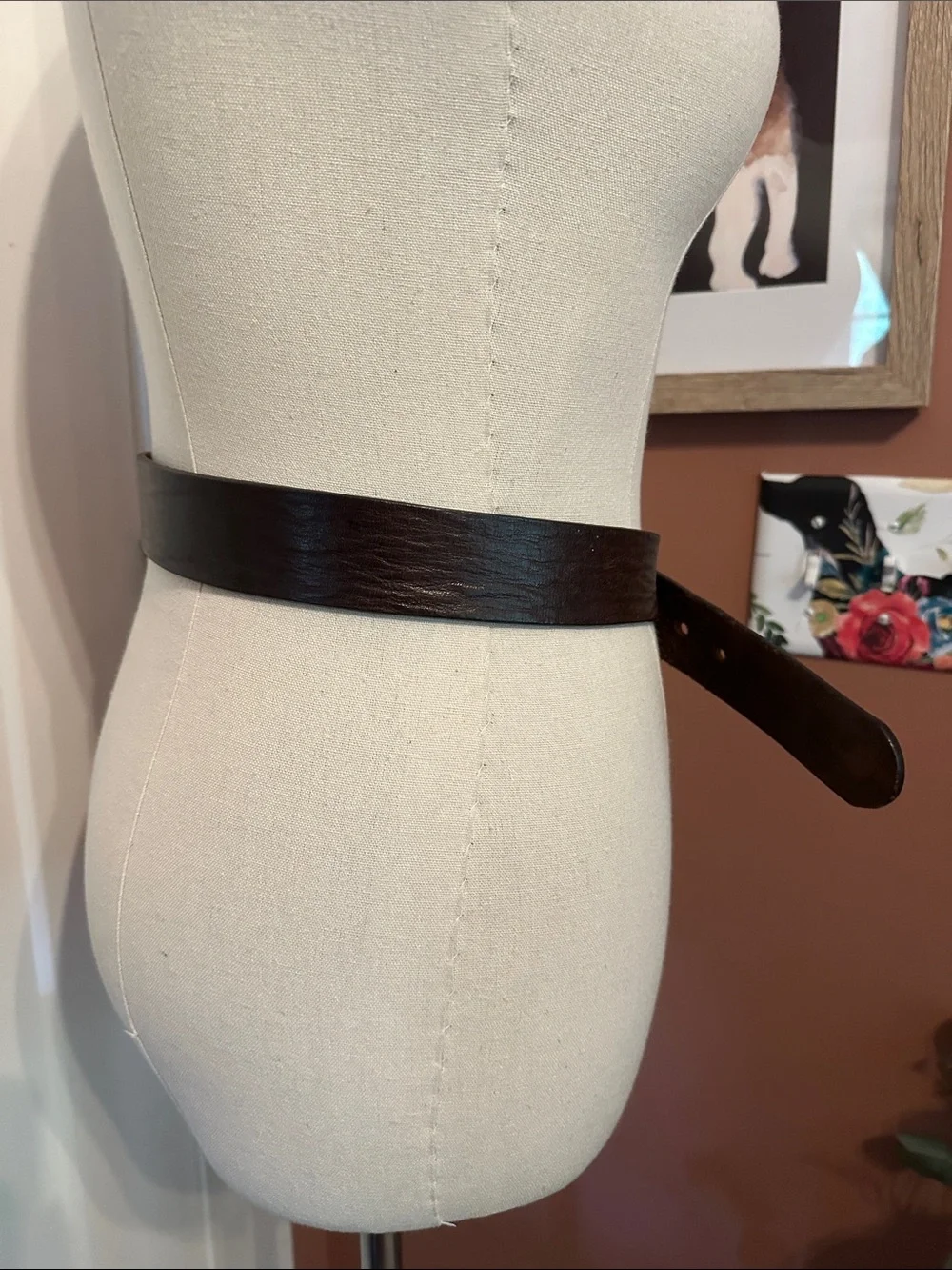 J. Crew women’s Brown Leather solid Brass Round Buckle 28/29 belt